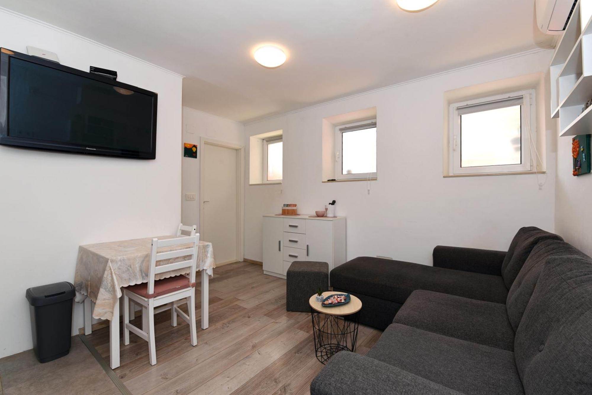 Plocica Apartment โพลเช ภายนอก รูปภาพ